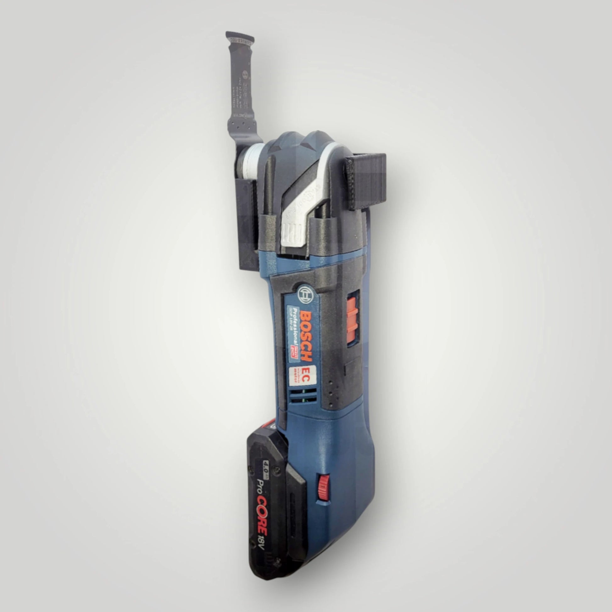 Praktischer Wandhalter für Bosch GOP 18V-28 Multitool – platzsparende und sichere Werkzeughalterung