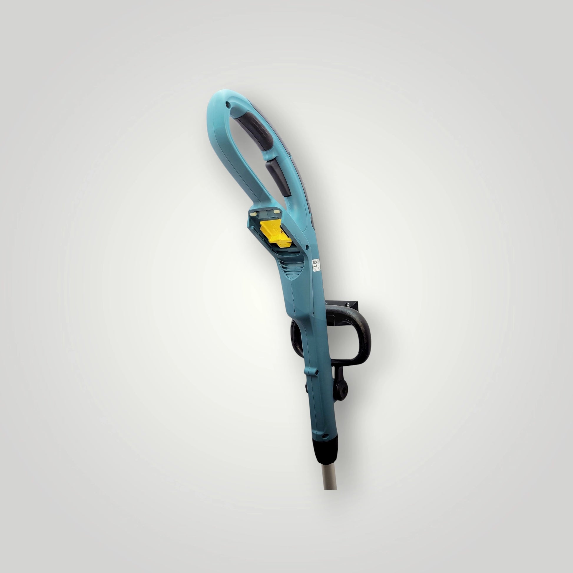 Stabile Halterung für Makita DUR181 Rasentrimmer – sichere Befestigung und einfache Montage