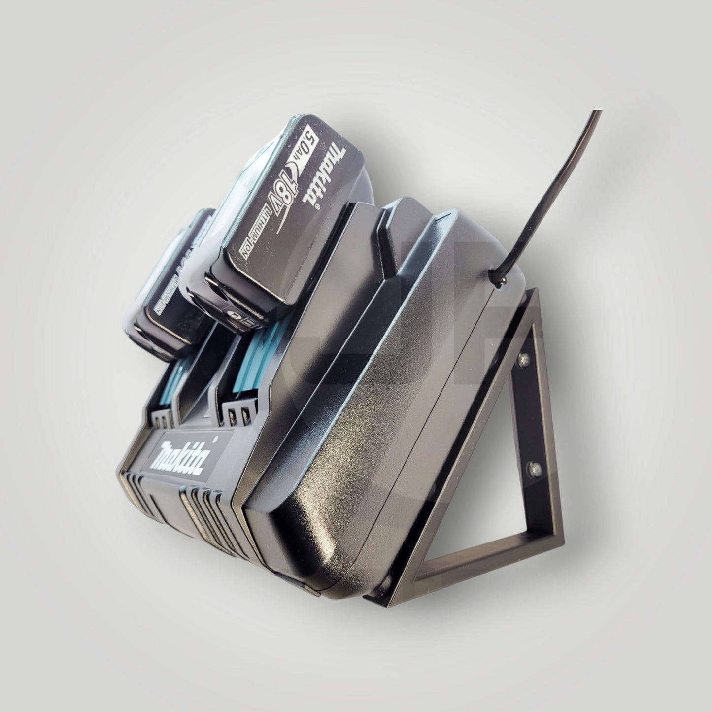 Robuster Wandhalter für Makita DC18RD Doppelladegerät – platzsparend und langlebig