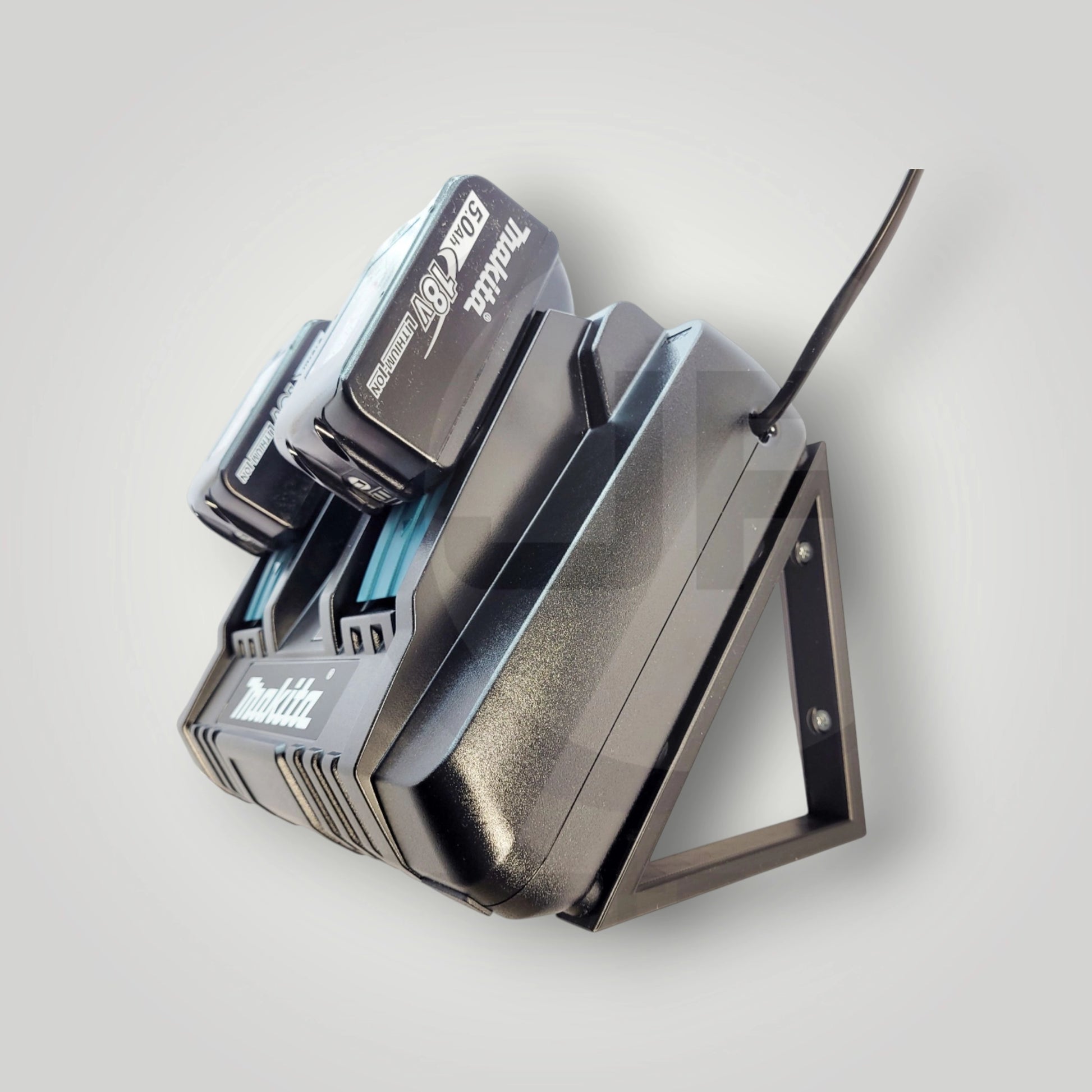 Robuster Wandhalter für Makita DC18RD Doppelladegerät – platzsparend und langlebig