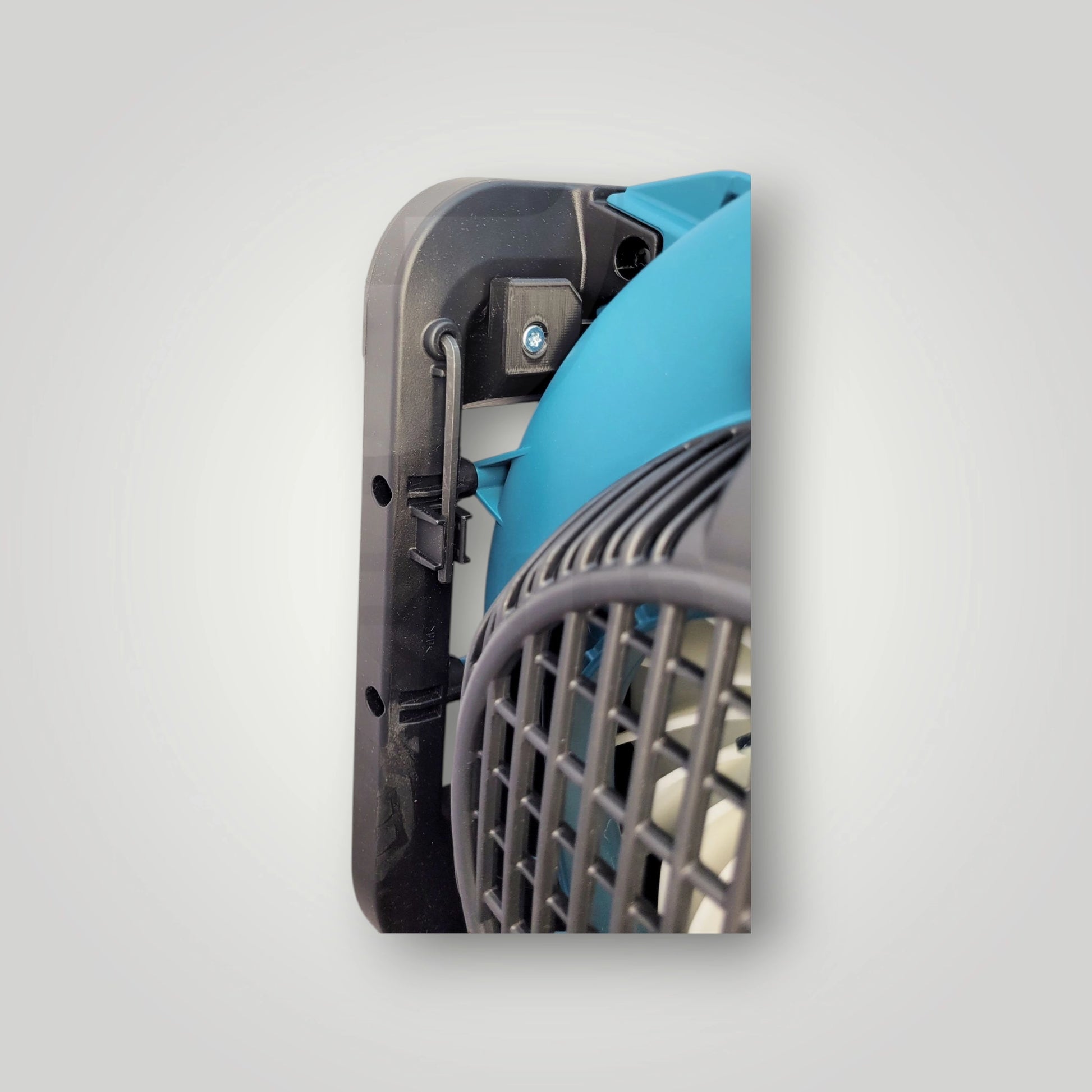 Stabile Halterung für Makita DUB363 Laubbläser – sichere Befestigung und einfache Montage