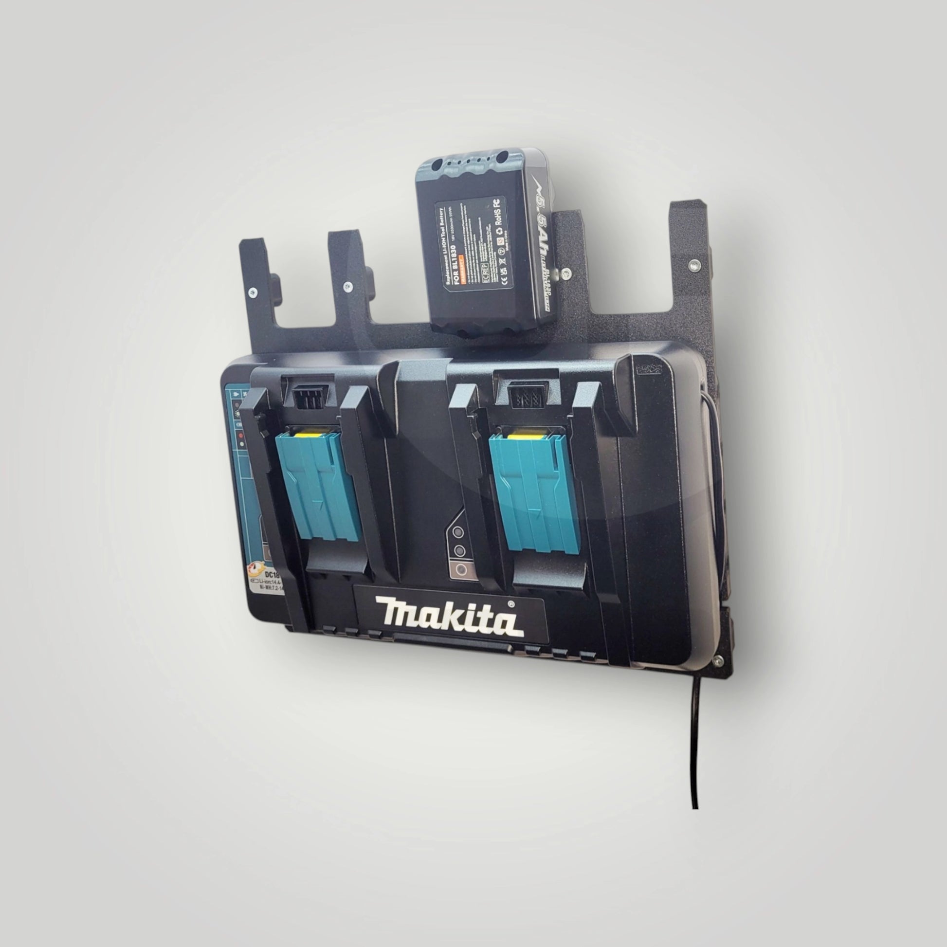 Universeller Wandhalter für Makita Ladegerät DC18RC und DC18RD – sichere Akku- und Ladegerät-Aufbewahrung